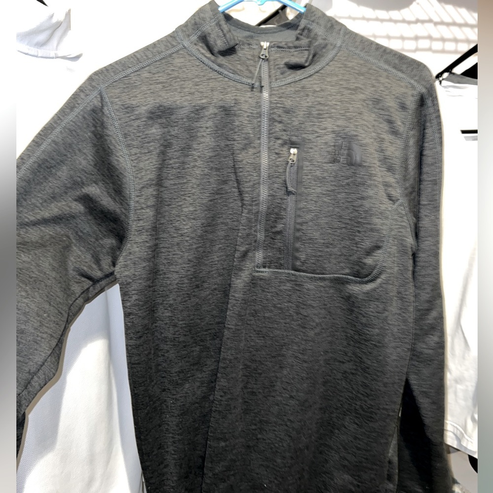Men’s The North Face grey 1/4 zip size small
